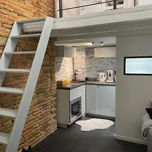 studio-rnov-terrasse-privative-300m-du-capitole.midi-pyreneeshotels.com/